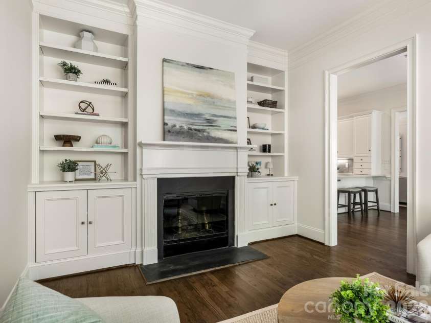 221 Crownsgate Court, Charlotte, NC 28207.  MLS# CAR4417908, YatesRealty ID 47590. 