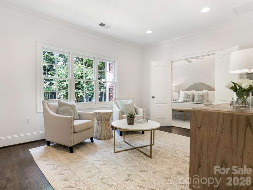221 Crownsgate Court, Charlotte, NC 28207.  MLS# CAR4417908, YatesRealty ID 47590. 