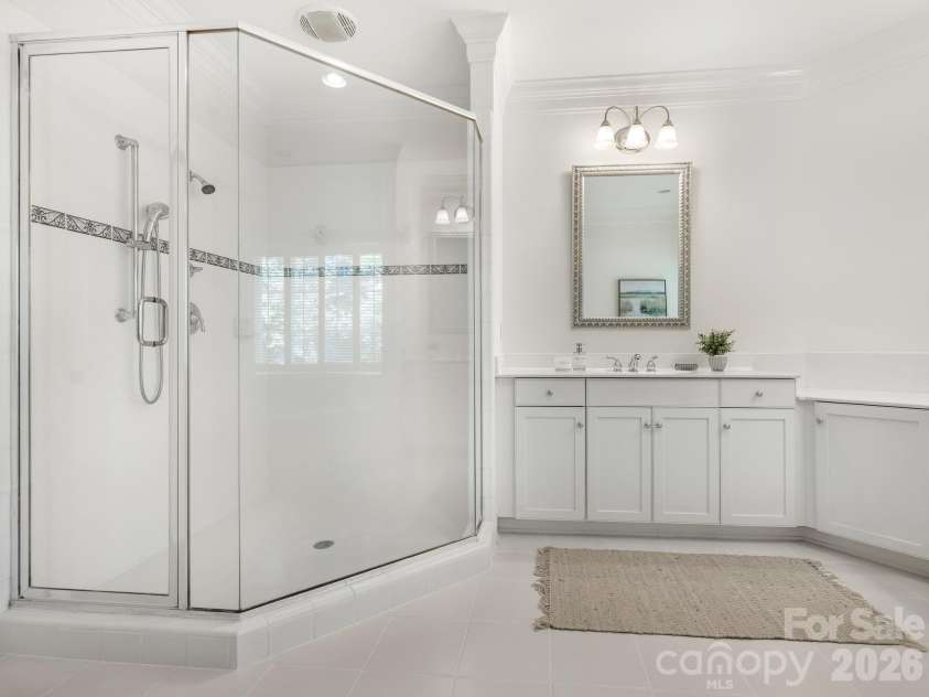 221 Crownsgate Court, Charlotte, NC 28207.  MLS# CAR4417908, YatesRealty ID 47590. 