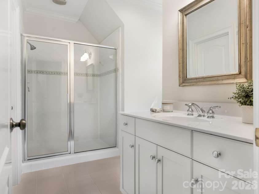 221 Crownsgate Court, Charlotte, NC 28207.  MLS# CAR4417908, YatesRealty ID 47590. 