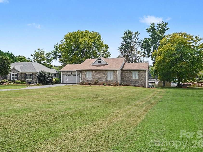 235 Pebble Point, Salisbury, NC 28146.  MLS# CAR4417371, YatesRealty ID 47595. 
