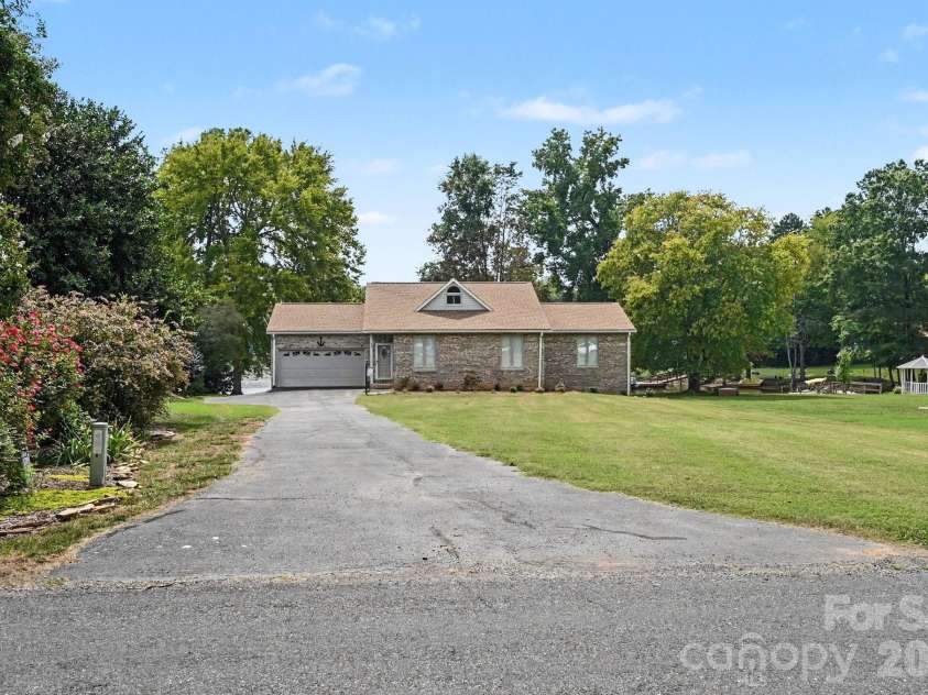 235 Pebble Point, Salisbury, NC 28146.  MLS# CAR4417371, YatesRealty ID 47595. 