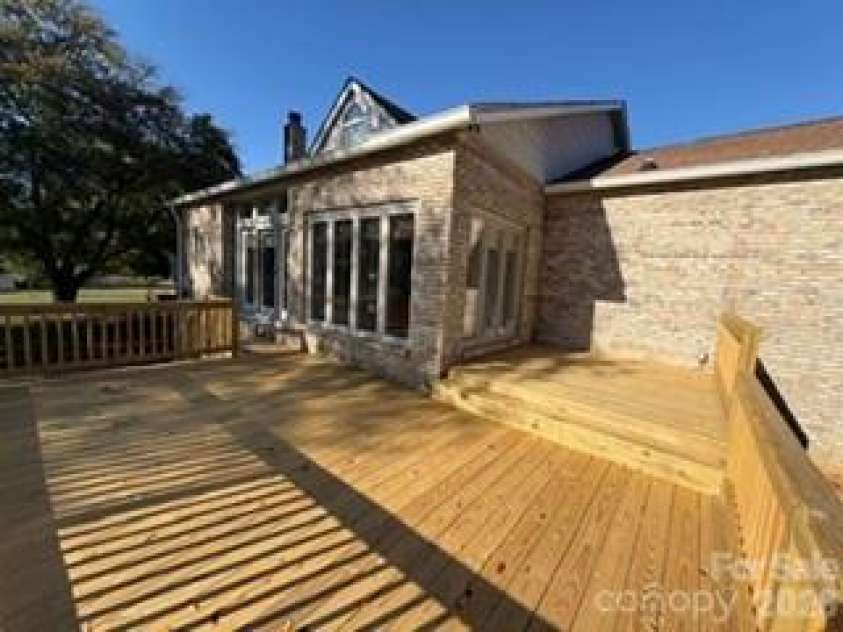 235 Pebble Point, Salisbury, NC 28146.  MLS# CAR4417371, YatesRealty ID 47595. 