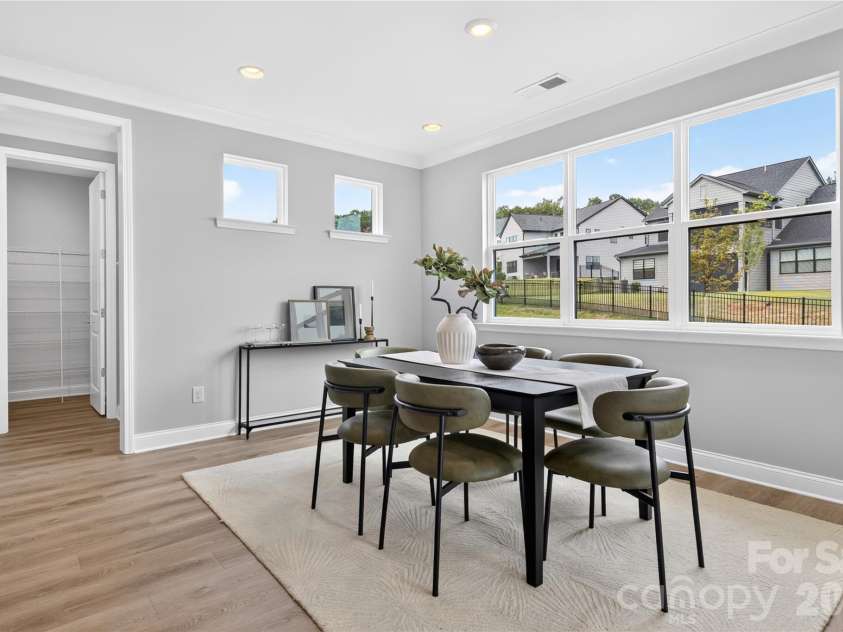 15016 Brownleigh Lane, Huntersville, NC 28078.  MLS# CAR4419395, YatesRealty ID 47597. Dining
