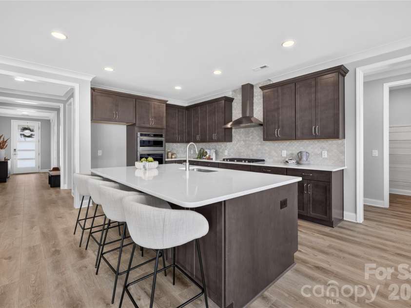 15016 Brownleigh Lane, Huntersville, NC 28078.  MLS# CAR4419395, YatesRealty ID 47597. Kitchen
