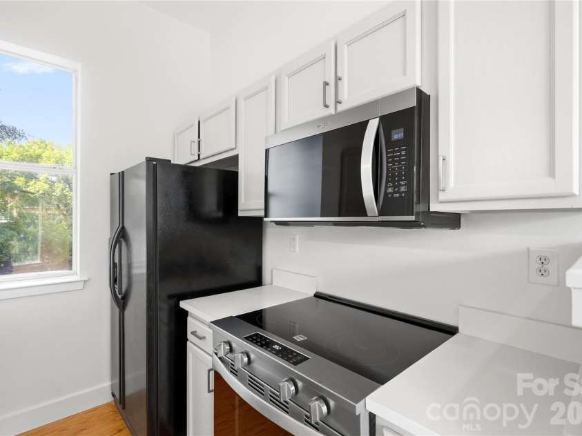 2090 Atherton Heights Lane, Charlotte, NC 28203.  MLS# CAR4419169, YatesRealty ID 47599. 