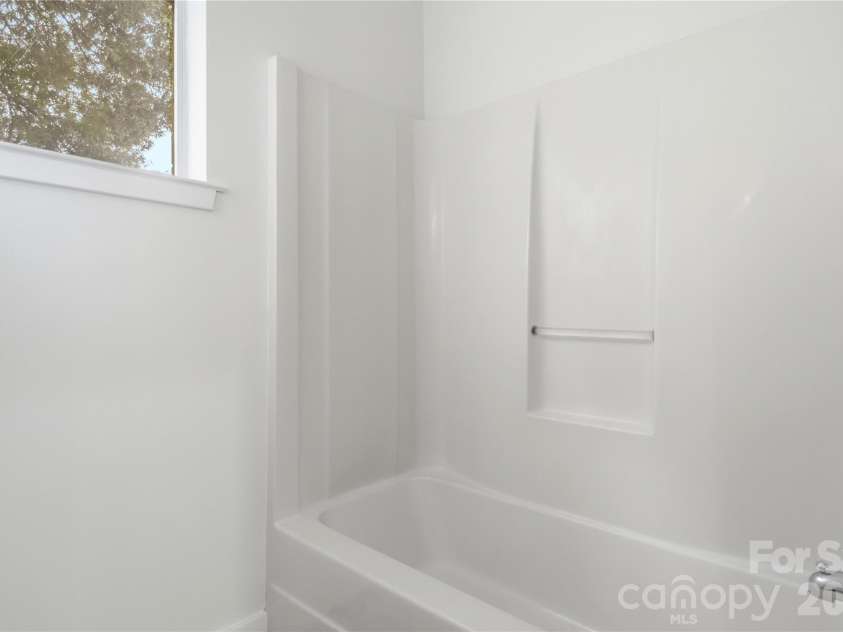 2090 Atherton Heights Lane, Charlotte, NC 28203.  MLS# CAR4419169, YatesRealty ID 47599. 