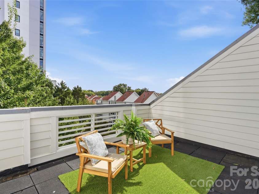 2090 Atherton Heights Lane, Charlotte, NC 28203.  MLS# CAR4419169, YatesRealty ID 47599. Rooftop Terrace