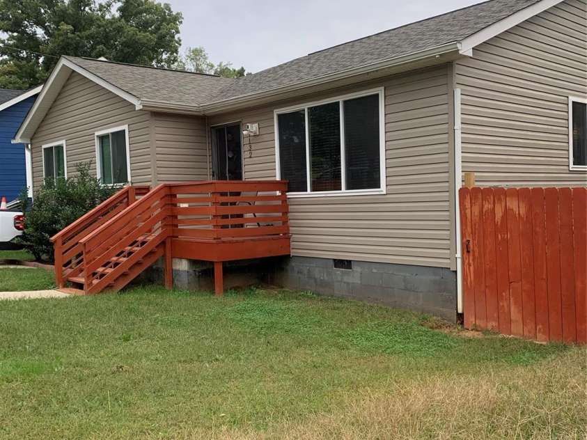 1132 8th Street, Statesville, NC 28677.  MLS# CAR4314222, YatesRealty ID 476. 