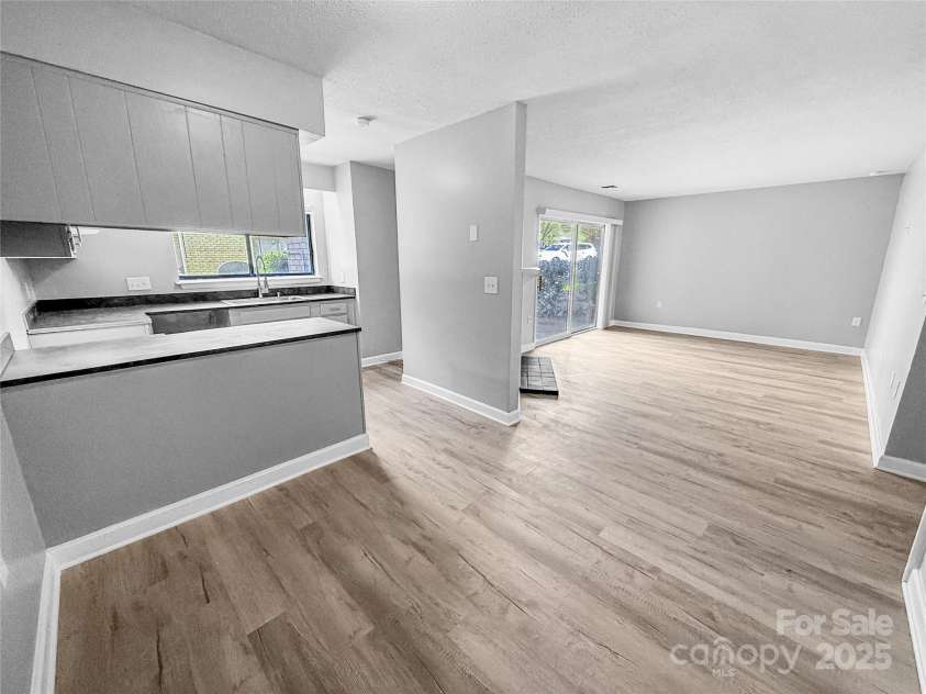 4814 Spring Lake Drive, Charlotte, NC 28212.  MLS# CAR4237398, YatesRealty ID 4760. 