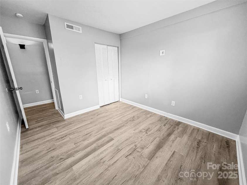 4814 Spring Lake Drive, Charlotte, NC 28212.  MLS# CAR4237398, YatesRealty ID 4760. 