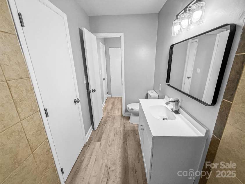 4814 Spring Lake Drive, Charlotte, NC 28212.  MLS# CAR4237398, YatesRealty ID 4760. 