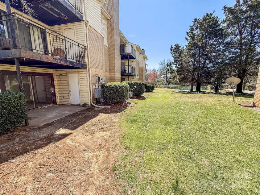 4814 Spring Lake Drive, Charlotte, NC 28212.  MLS# CAR4237398, YatesRealty ID 4760. 