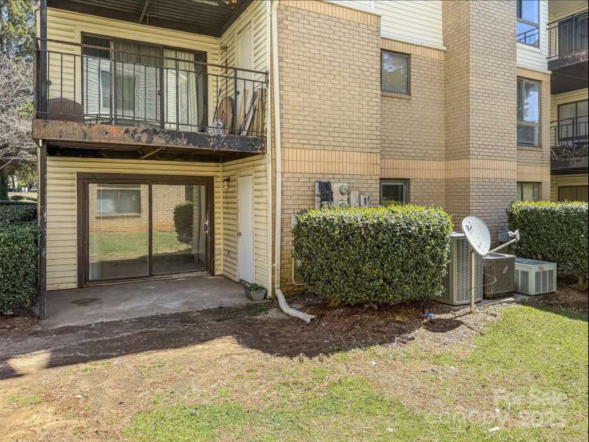 4814 Spring Lake Drive, Charlotte, NC 28212.  MLS# CAR4237398, YatesRealty ID 4760. 