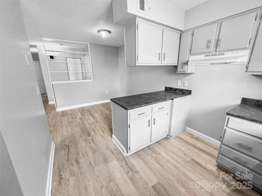 4814 Spring Lake Drive, Charlotte, NC 28212.  MLS# CAR4237398, YatesRealty ID 4760. Appliances installed after photos