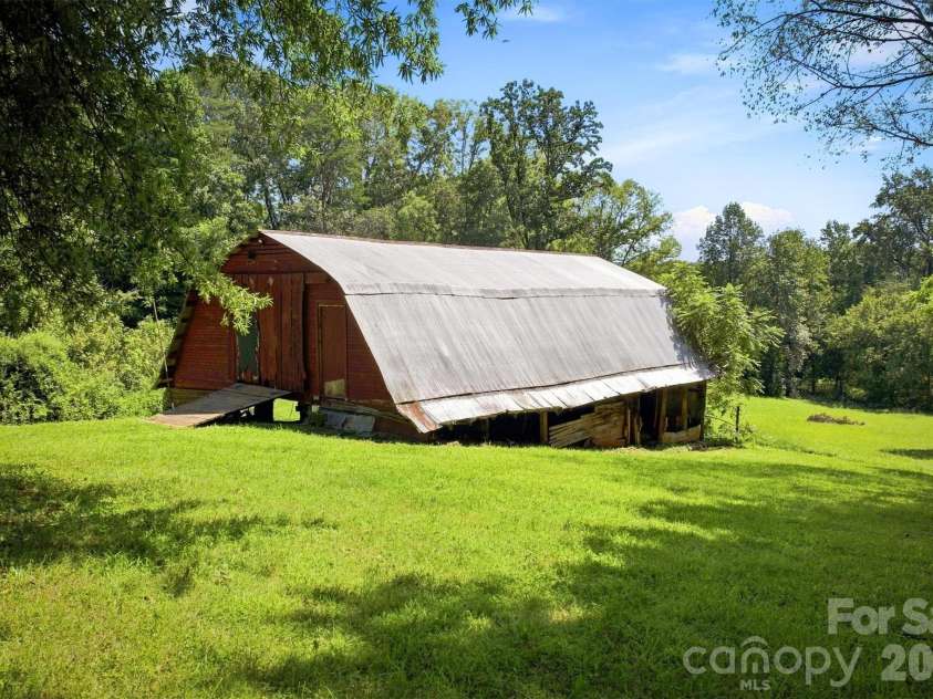 116 Amherst Road, Morganton, NC 28655.  MLS# CAR4418711, YatesRealty ID 47600. 