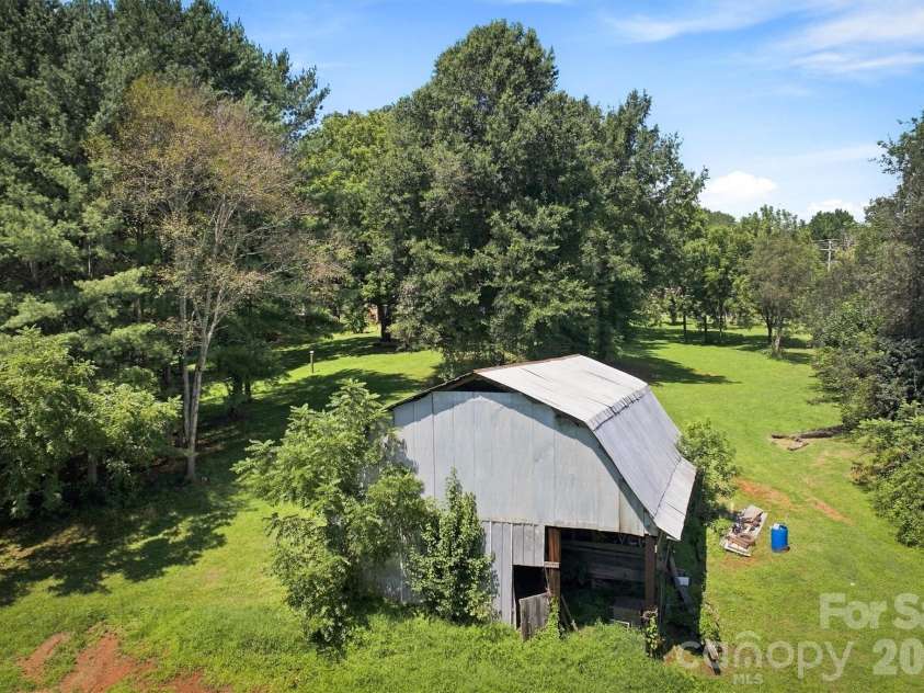 116 Amherst Road, Morganton, NC 28655.  MLS# CAR4418711, YatesRealty ID 47600. 