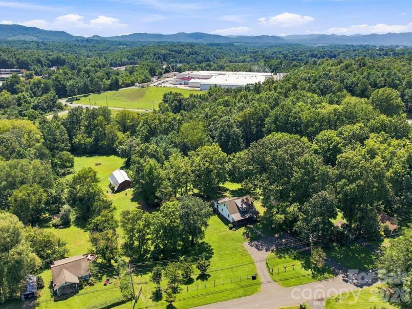 116 Amherst Road, Morganton, NC 28655.  MLS# CAR4418711, YatesRealty ID 47600. 
