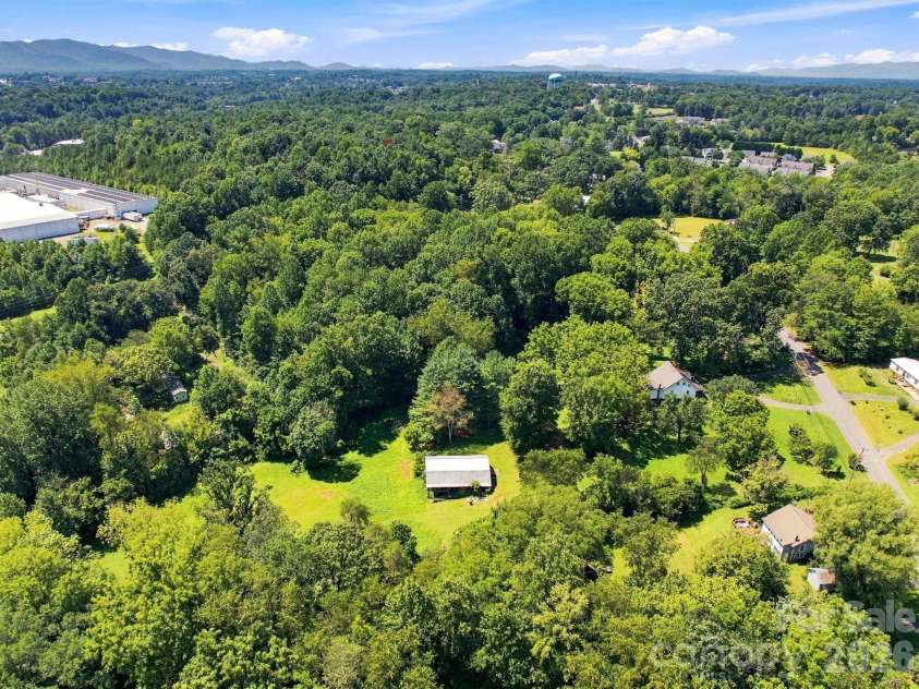 116 Amherst Road, Morganton, NC 28655.  MLS# CAR4418711, YatesRealty ID 47600. 