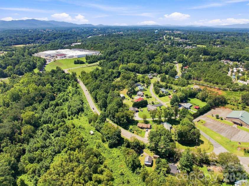 116 Amherst Road, Morganton, NC 28655.  MLS# CAR4418711, YatesRealty ID 47600. 