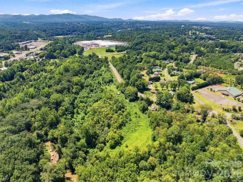 116 Amherst Road, Morganton, NC 28655.  MLS# CAR4418711, YatesRealty ID 47600. 