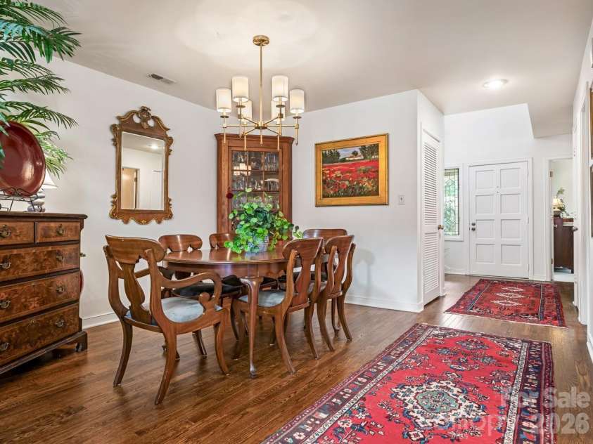 6504 Racquet Wood Court, Charlotte, NC 28226.  MLS# CAR4419127, YatesRealty ID 47601. Dining room