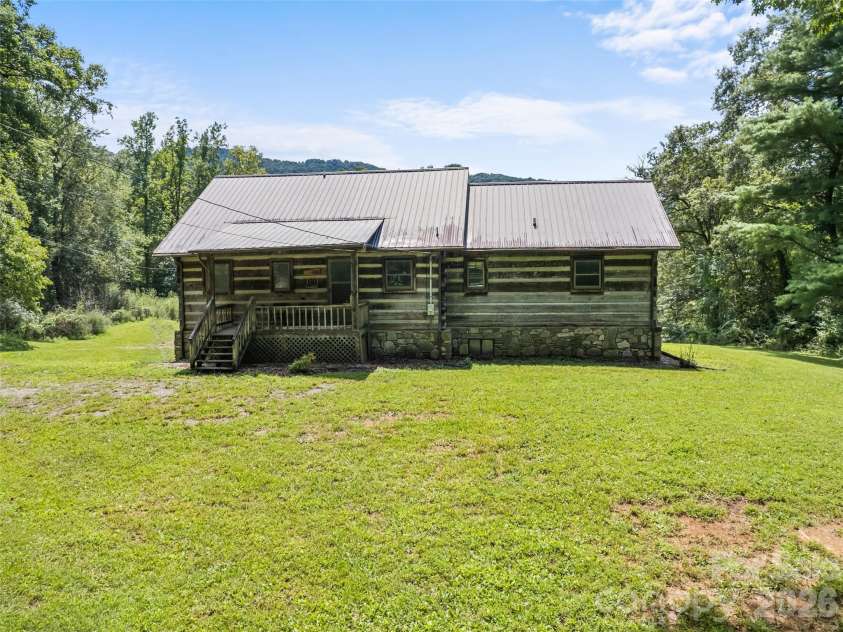 831 Qualla Road, Waynesville, NC 28785.  MLS# CAR4419397, YatesRealty ID 47602. 