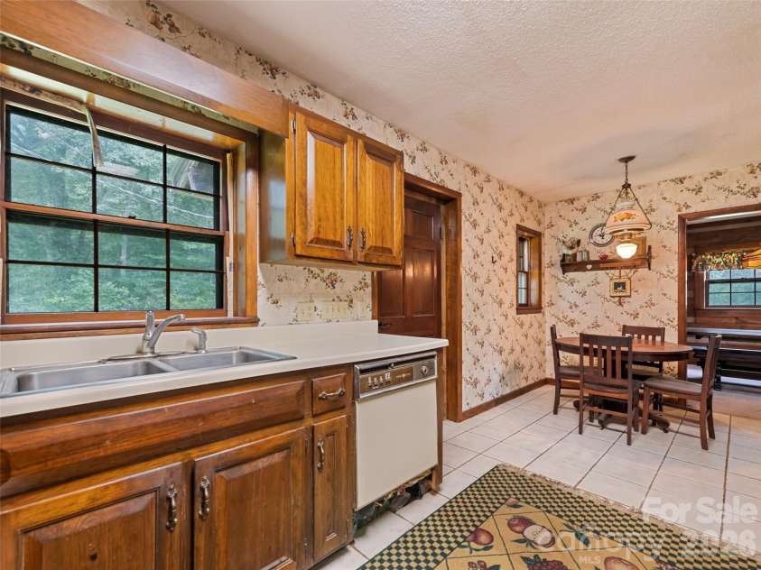 831 Qualla Road, Waynesville, NC 28785.  MLS# CAR4419397, YatesRealty ID 47602. 