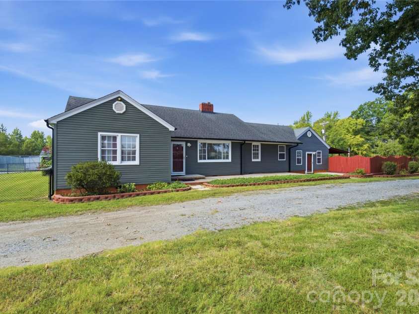 5548 Union Road, Gastonia, NC 28056.  MLS# CAR4419403, YatesRealty ID 47603. 