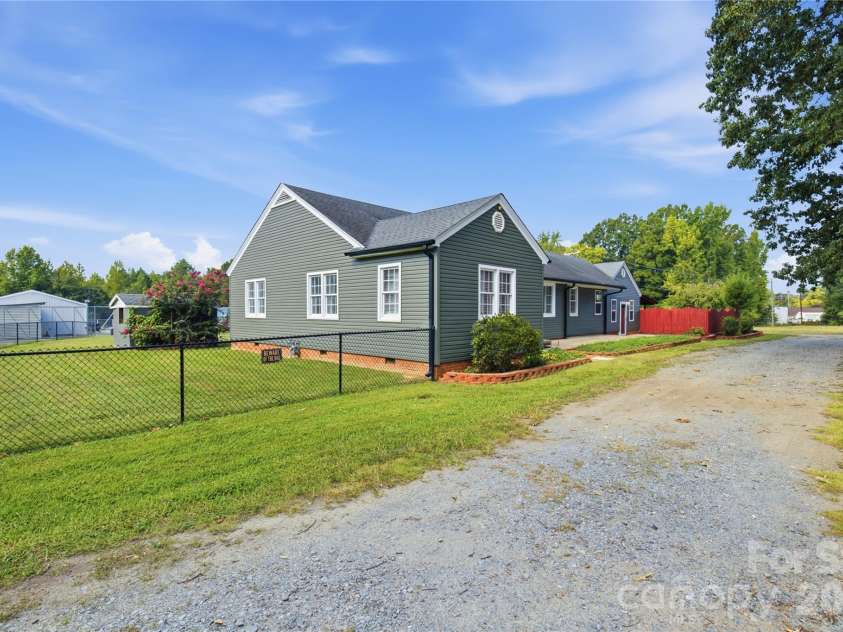 5548 Union Road, Gastonia, NC 28056.  MLS# CAR4419403, YatesRealty ID 47603. 