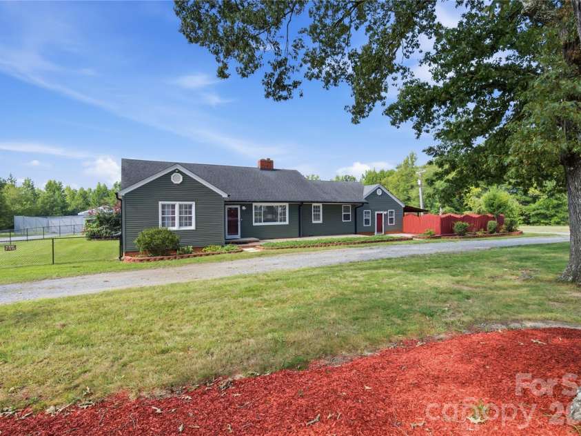 5548 Union Road, Gastonia, NC 28056.  MLS# CAR4419403, YatesRealty ID 47603. 