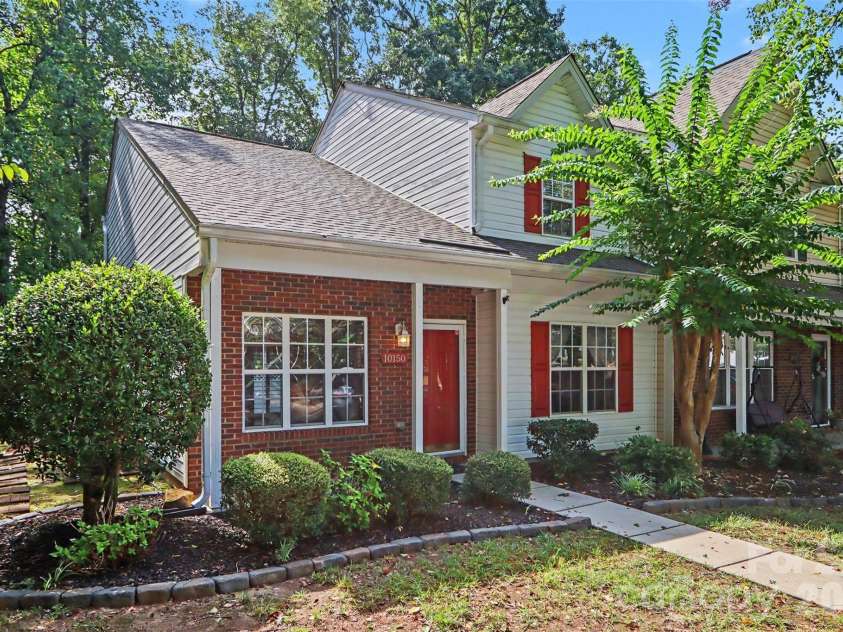 10150 Frosty Lane, Charlotte, NC 28216.  MLS# CAR4418979, YatesRealty ID 47606. 
