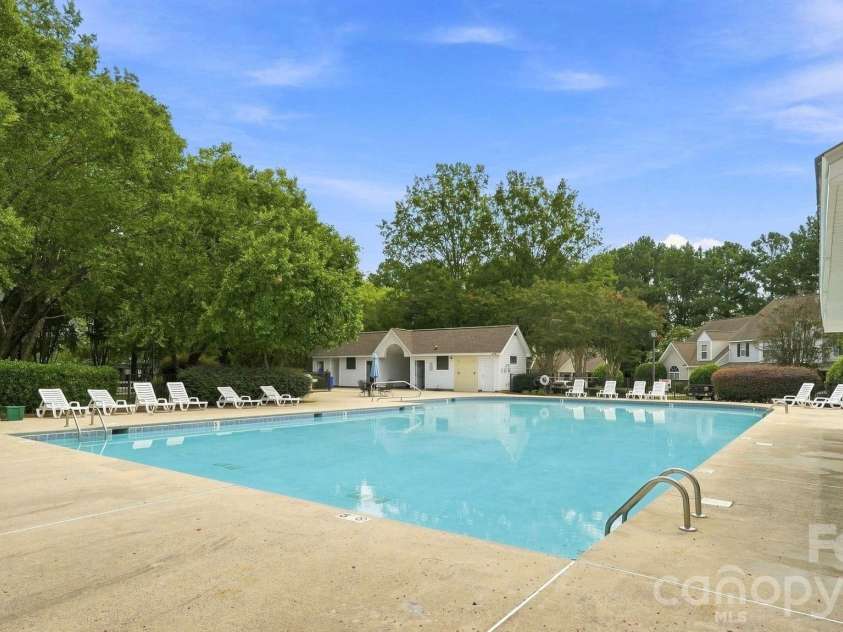 10150 Frosty Lane, Charlotte, NC 28216.  MLS# CAR4418979, YatesRealty ID 47606. Community Pool