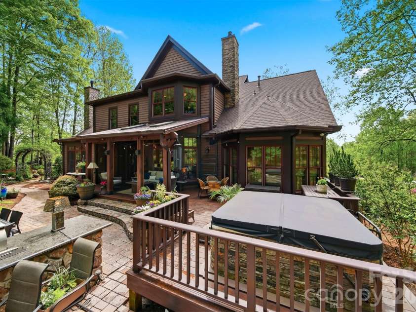 2748 Trent Drive, Conover, NC 28613.  MLS# CAR4417858, YatesRealty ID 47608. 