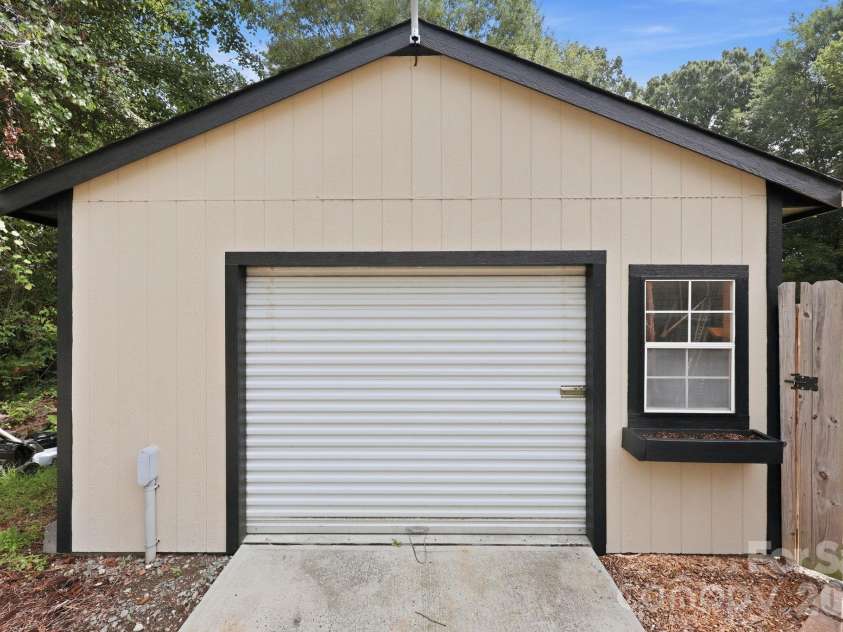 111 Linda Avenue, China Grove, NC 28023.  MLS# CAR4418883, YatesRealty ID 47609. 