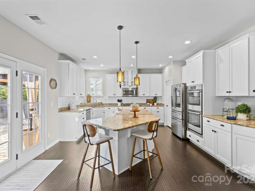 11523 Warfield Avenue, Huntersville, NC 28078.  MLS# CAR4238987, YatesRealty ID 4761. 