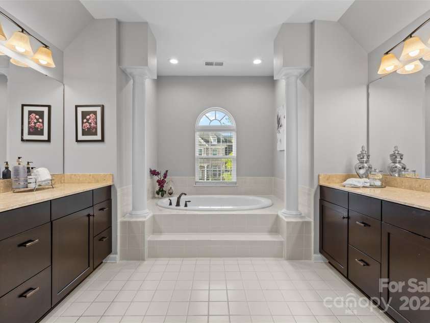 11523 Warfield Avenue, Huntersville, NC 28078.  MLS# CAR4238987, YatesRealty ID 4761. 