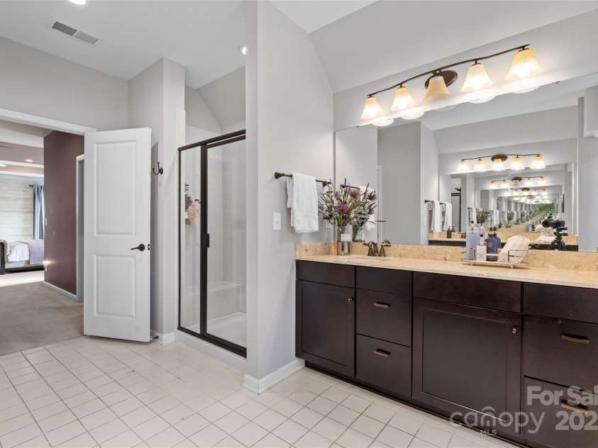 11523 Warfield Avenue, Huntersville, NC 28078.  MLS# CAR4238987, YatesRealty ID 4761. 