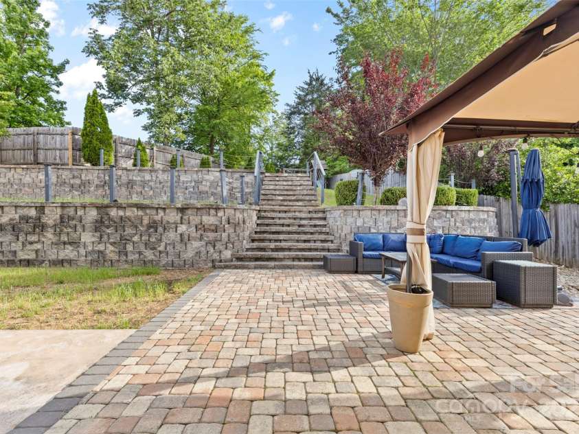 11523 Warfield Avenue, Huntersville, NC 28078.  MLS# CAR4238987, YatesRealty ID 4761. 
