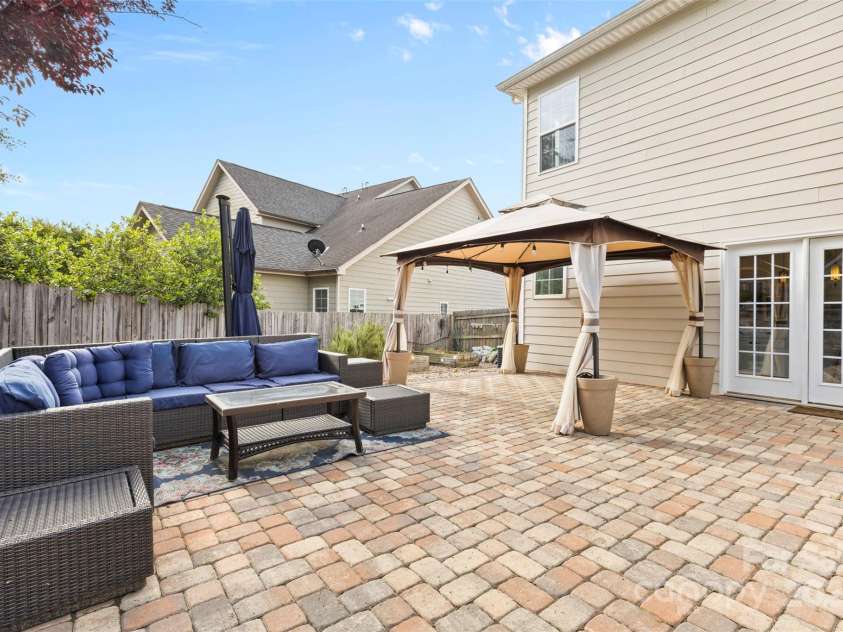 11523 Warfield Avenue, Huntersville, NC 28078.  MLS# CAR4238987, YatesRealty ID 4761. 