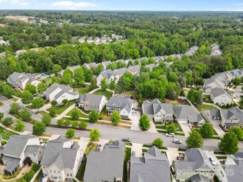 11523 Warfield Avenue, Huntersville, NC 28078.  MLS# CAR4238987, YatesRealty ID 4761. 