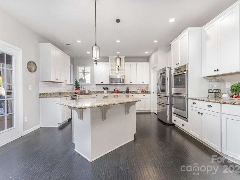 11523 Warfield Avenue, Huntersville, NC 28078.  MLS# CAR4330048, YatesRealty ID 4761. 