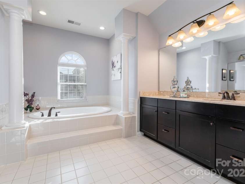 11523 Warfield Avenue, Huntersville, NC 28078.  MLS# CAR4330048, YatesRealty ID 4761. 