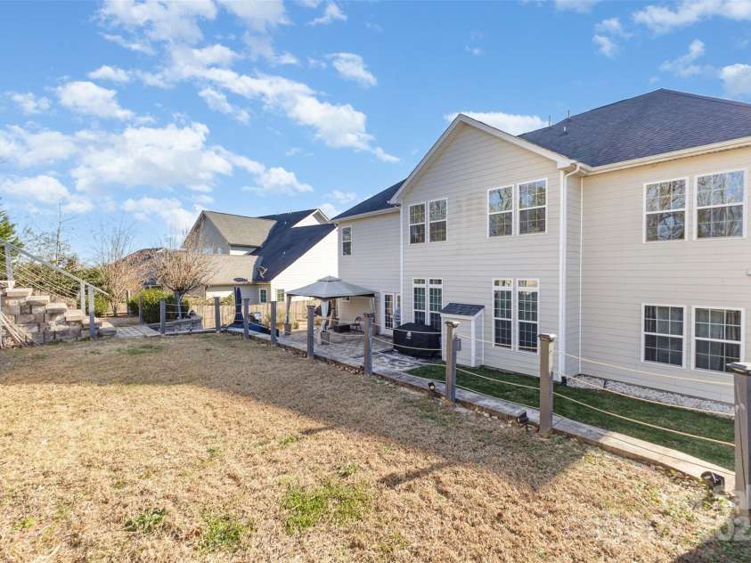 11523 Warfield Avenue, Huntersville, NC 28078.  MLS# CAR4330048, YatesRealty ID 4761. 