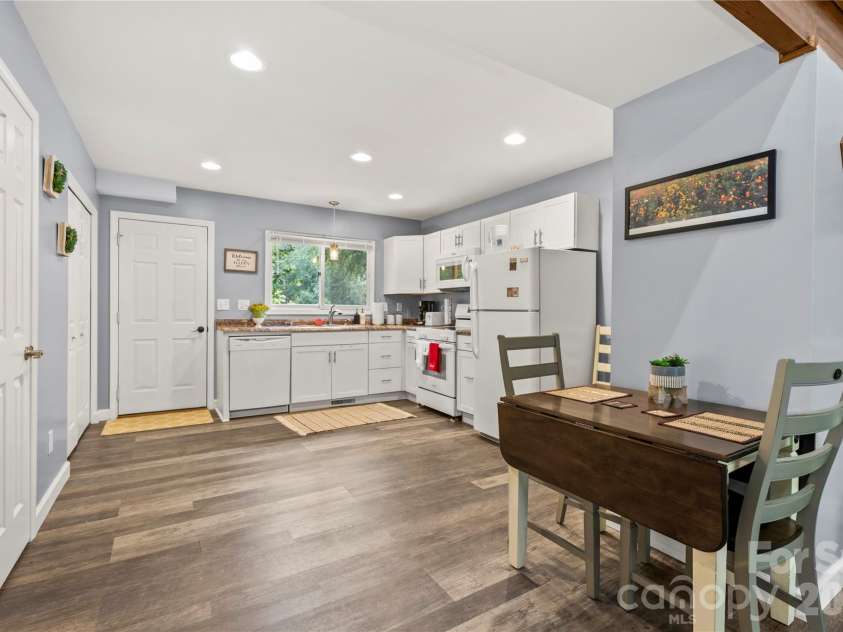 15 Garden Court, Fletcher, NC 28732.  MLS# CAR4417049, YatesRealty ID 47610. 