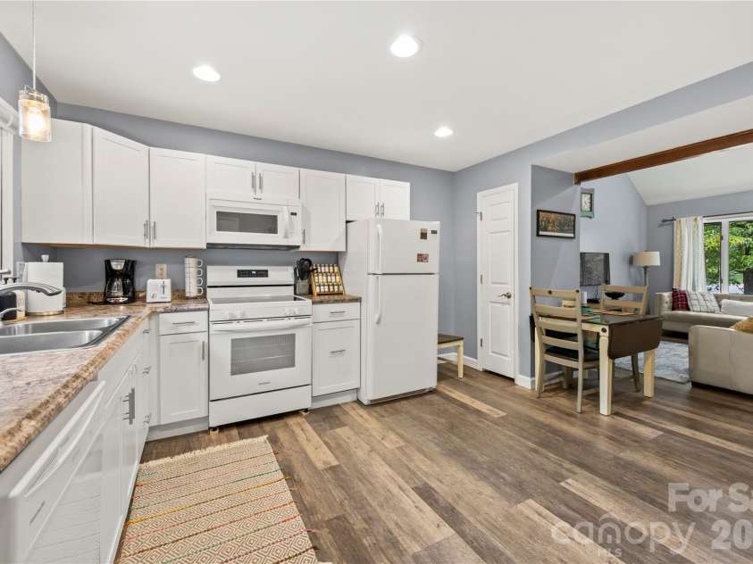 15 Garden Court, Fletcher, NC 28732.  MLS# CAR4417049, YatesRealty ID 47610. 