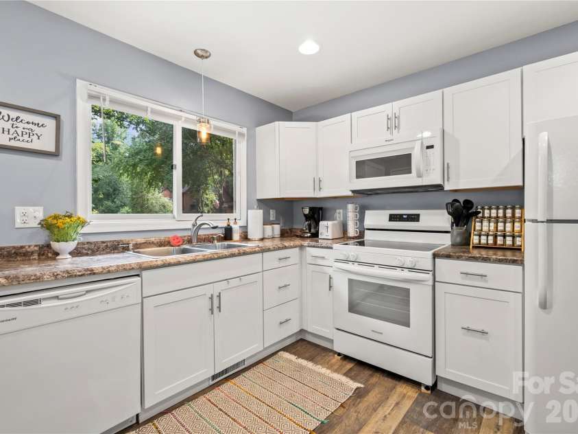 15 Garden Court, Fletcher, NC 28732.  MLS# CAR4417049, YatesRealty ID 47610. 