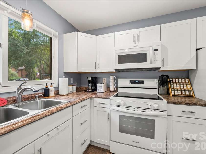 15 Garden Court, Fletcher, NC 28732.  MLS# CAR4417049, YatesRealty ID 47610. 