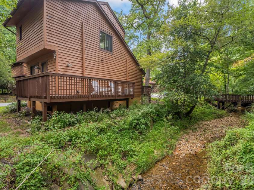 15 Garden Court, Fletcher, NC 28732.  MLS# CAR4417049, YatesRealty ID 47610. 