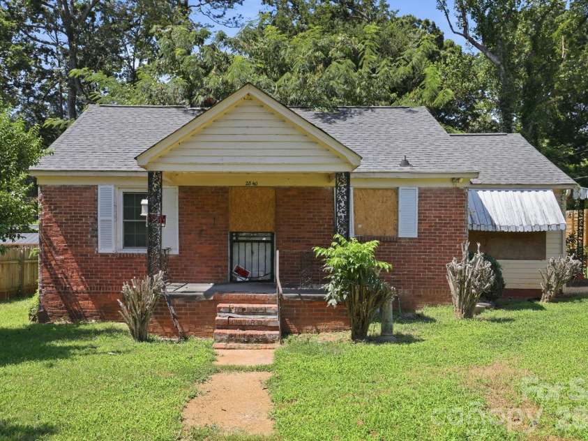 2840 Cowles Road, Charlotte, NC 28208.  MLS# CAR4418445, YatesRealty ID 47611. 